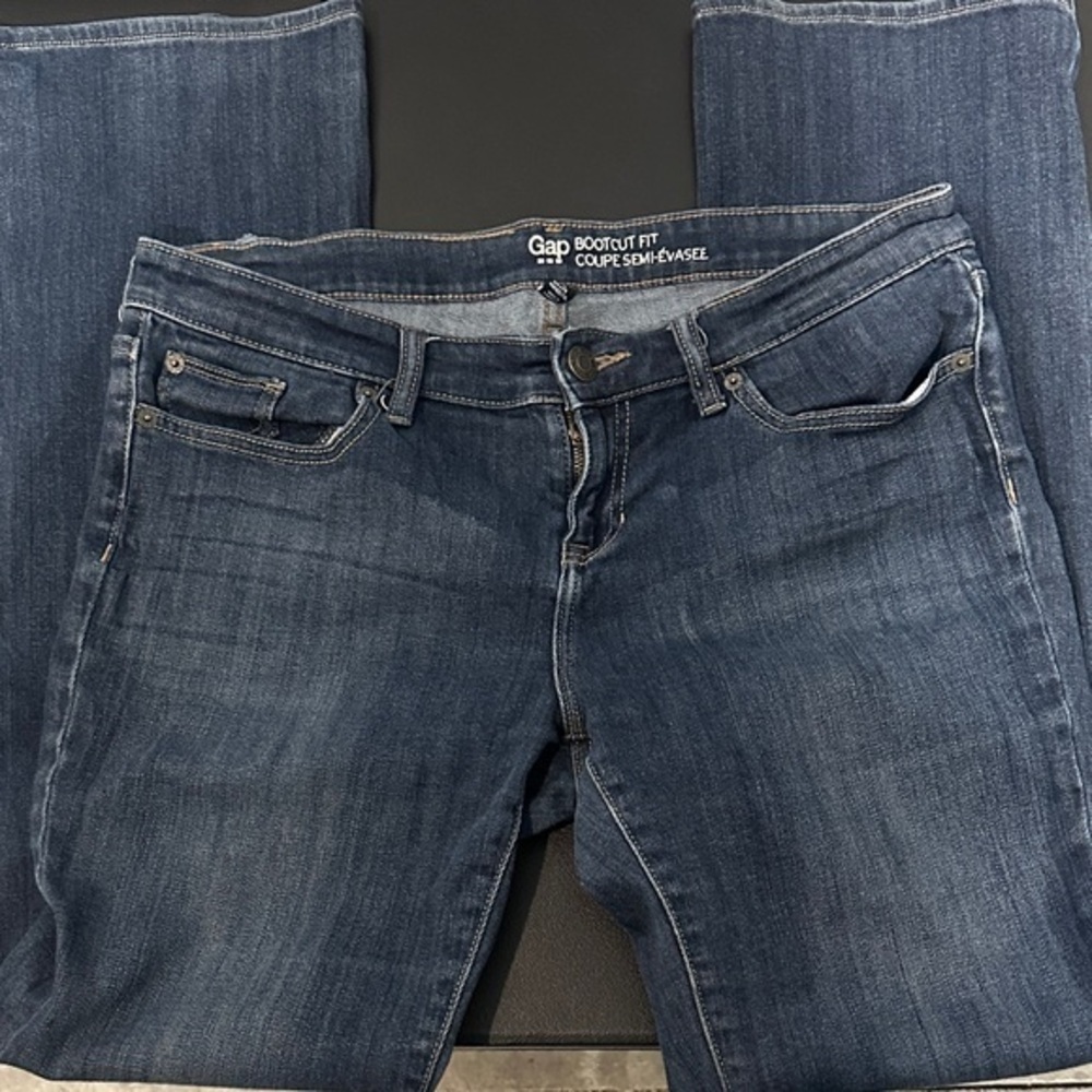 580.   GAP Women's Boot Cut Jeans - Dark Blue size 10